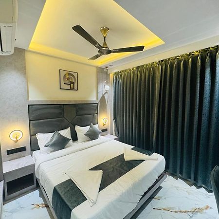 Hotel Windsor Castle Mumbai Exteriör bild
